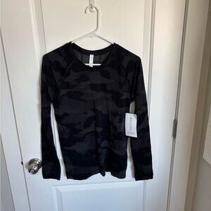 NWT Athleta Black Camouflage Long Sleeve Shirt
